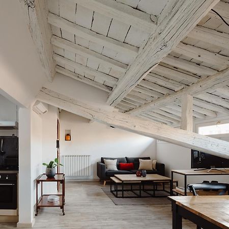 רומא Amazing Penthouse With Terrace And Rooftop In Trastevere מראה חיצוני תמונה