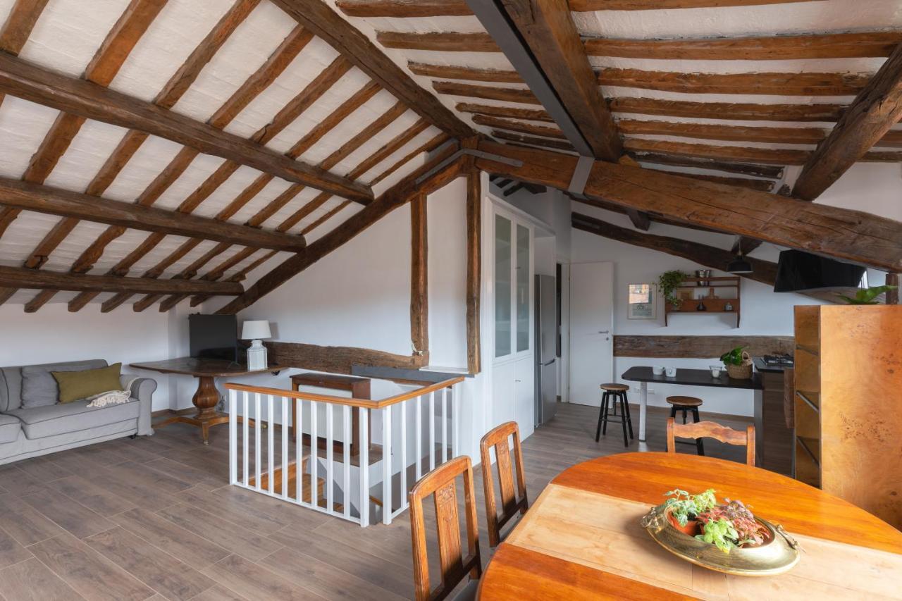 רומא Amazing Penthouse With Terrace And Rooftop In Trastevere מראה חיצוני תמונה
