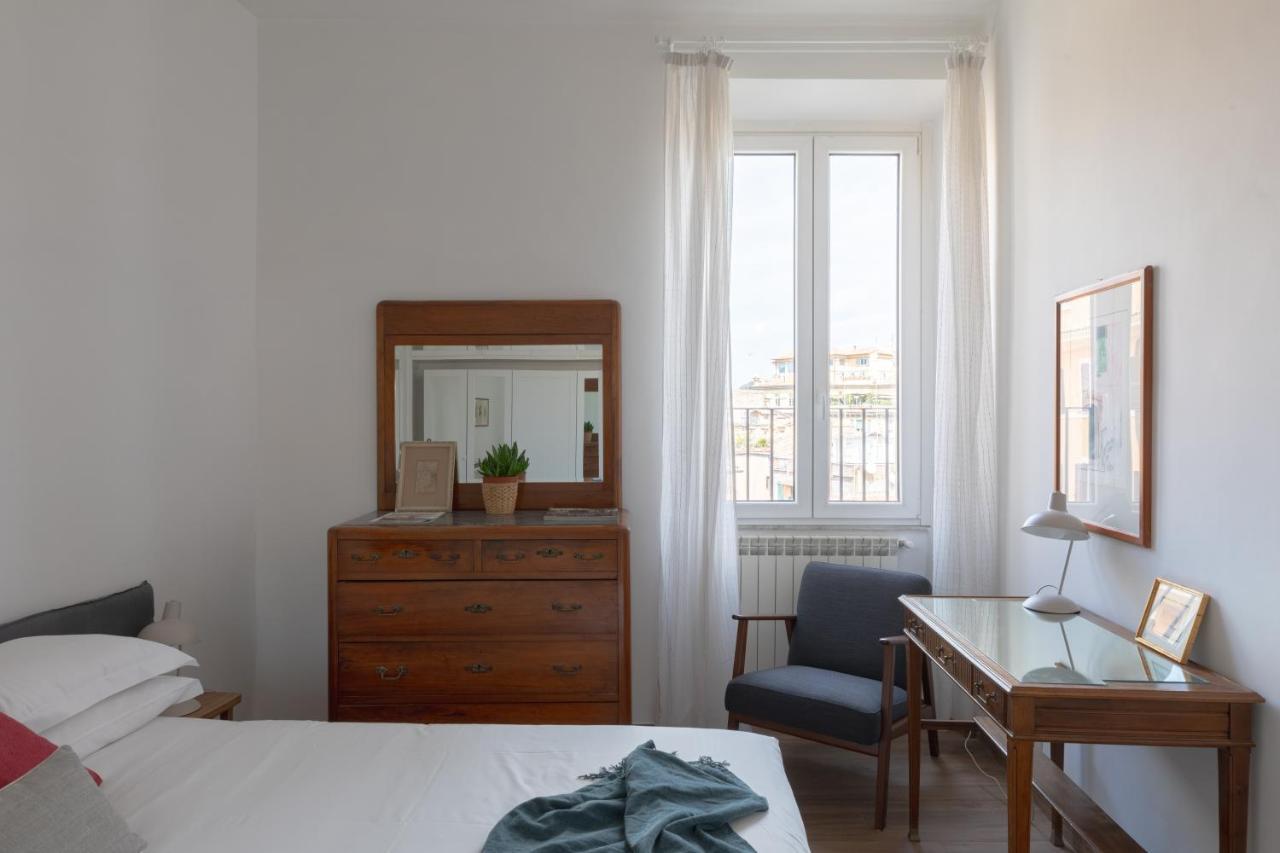 רומא Amazing Penthouse With Terrace And Rooftop In Trastevere מראה חיצוני תמונה