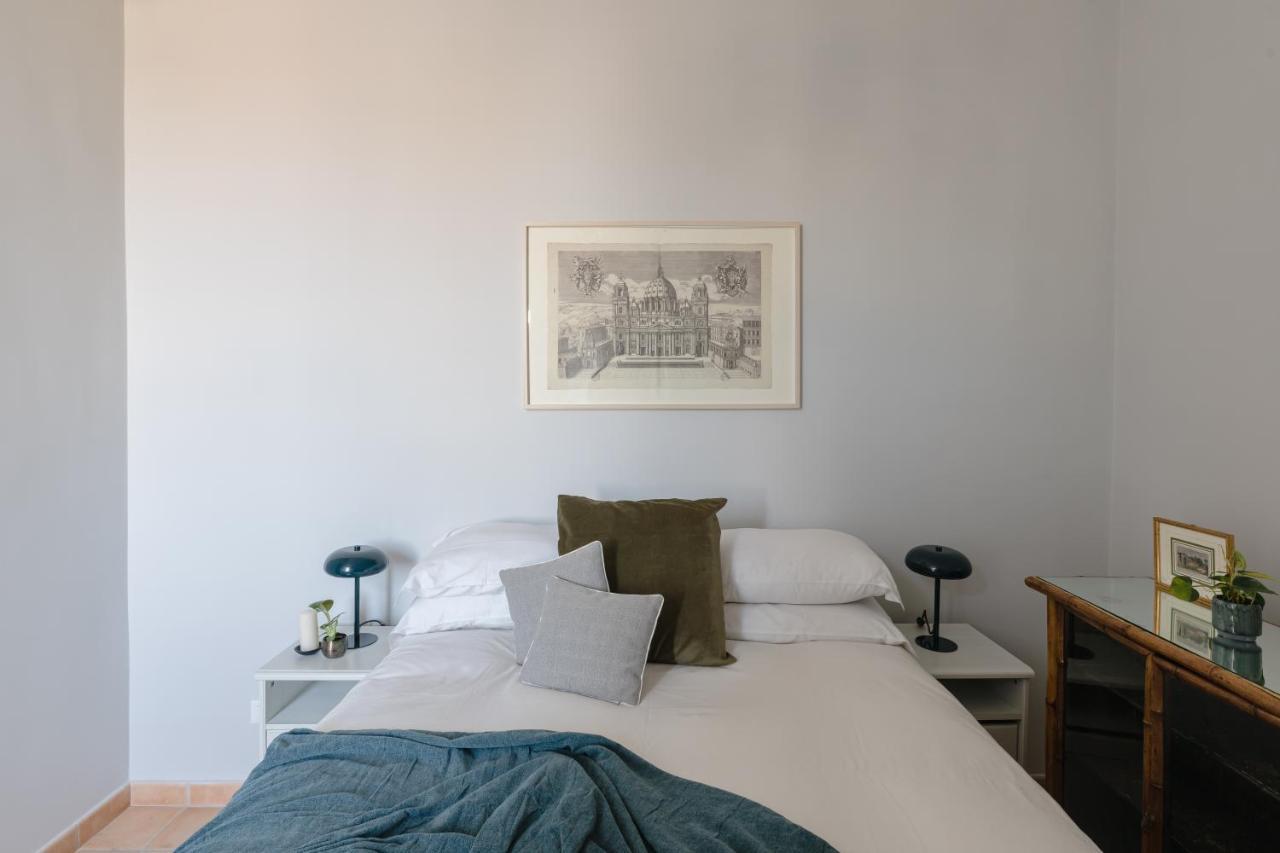 רומא Amazing Penthouse With Terrace And Rooftop In Trastevere מראה חיצוני תמונה