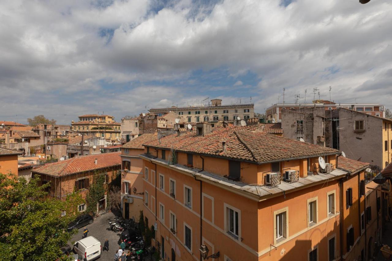 רומא Amazing Penthouse With Terrace And Rooftop In Trastevere מראה חיצוני תמונה