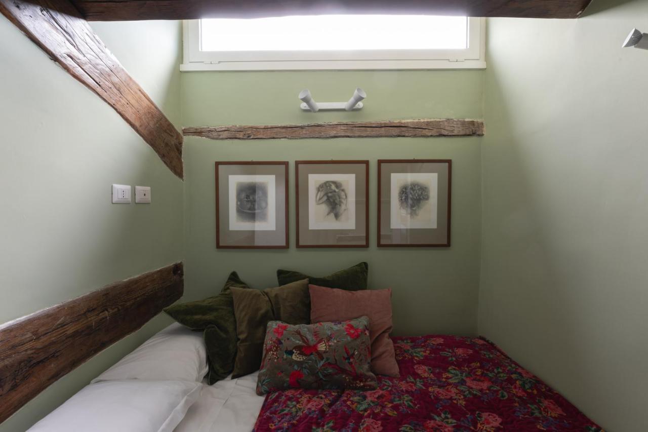 רומא Amazing Penthouse With Terrace And Rooftop In Trastevere מראה חיצוני תמונה