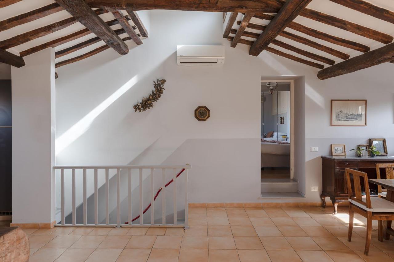 רומא Amazing Penthouse With Terrace And Rooftop In Trastevere מראה חיצוני תמונה