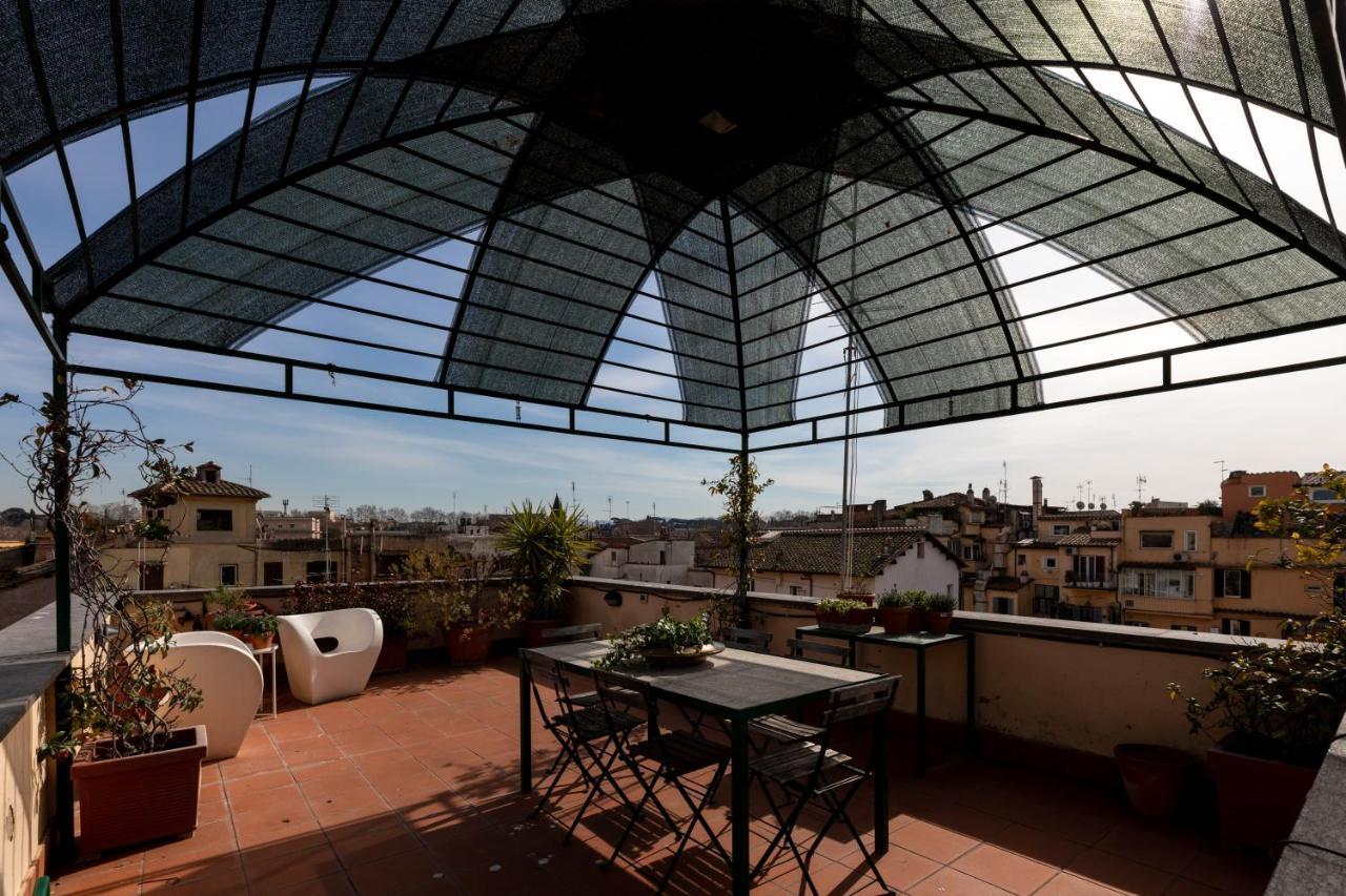 רומא Amazing Penthouse With Terrace And Rooftop In Trastevere מראה חיצוני תמונה