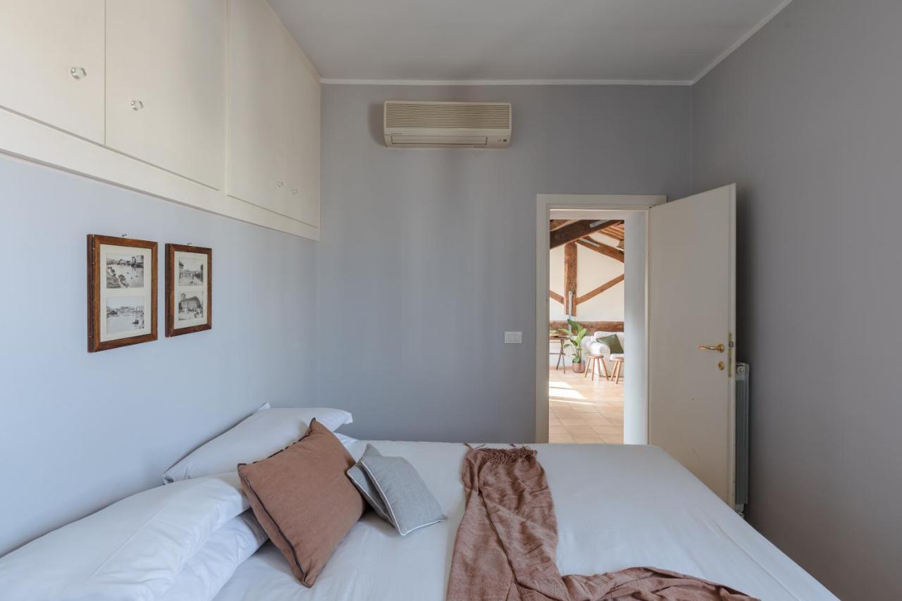 רומא Amazing Penthouse With Terrace And Rooftop In Trastevere מראה חיצוני תמונה