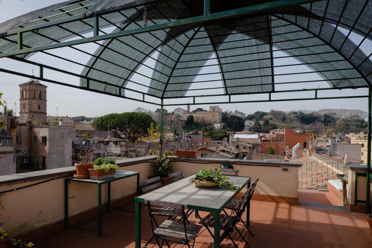 רומא Amazing Penthouse With Terrace And Rooftop In Trastevere מראה חיצוני תמונה