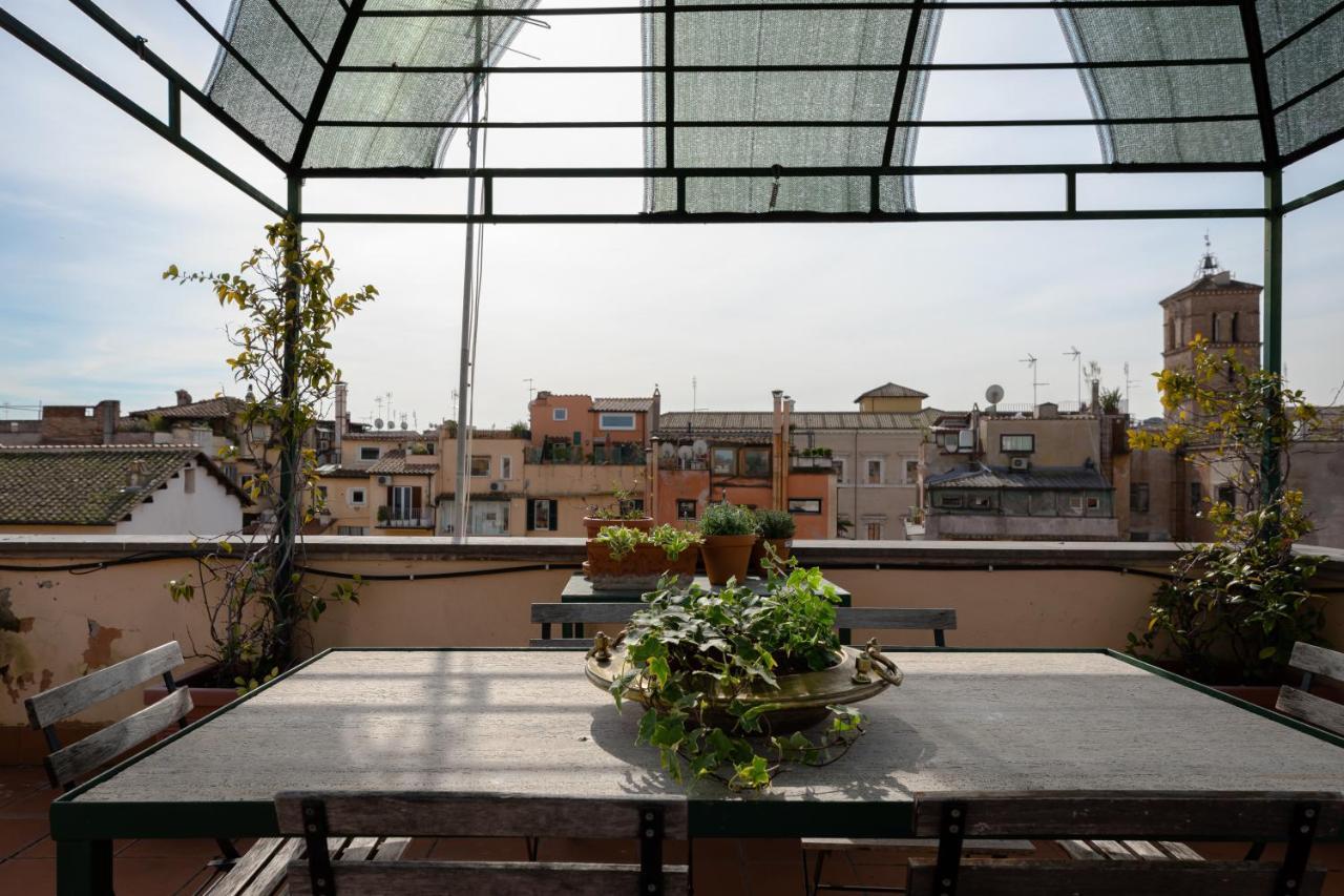 רומא Amazing Penthouse With Terrace And Rooftop In Trastevere מראה חיצוני תמונה